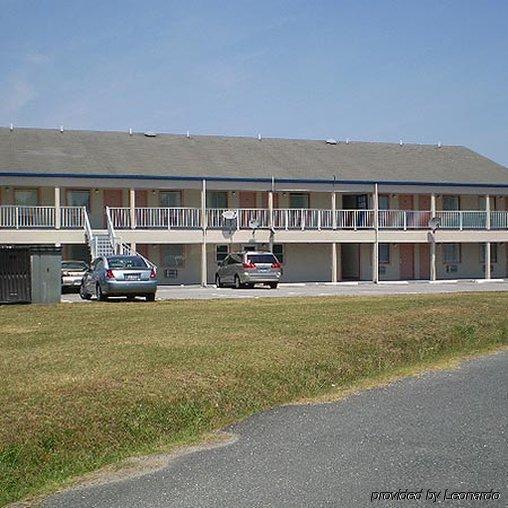Budget Inn By Oyo Nassawadox Hwy 13 Kültér fotó